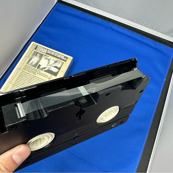 Blood Mania VHS Clamshell Vintage 70s Horror - Picture 6 of 6